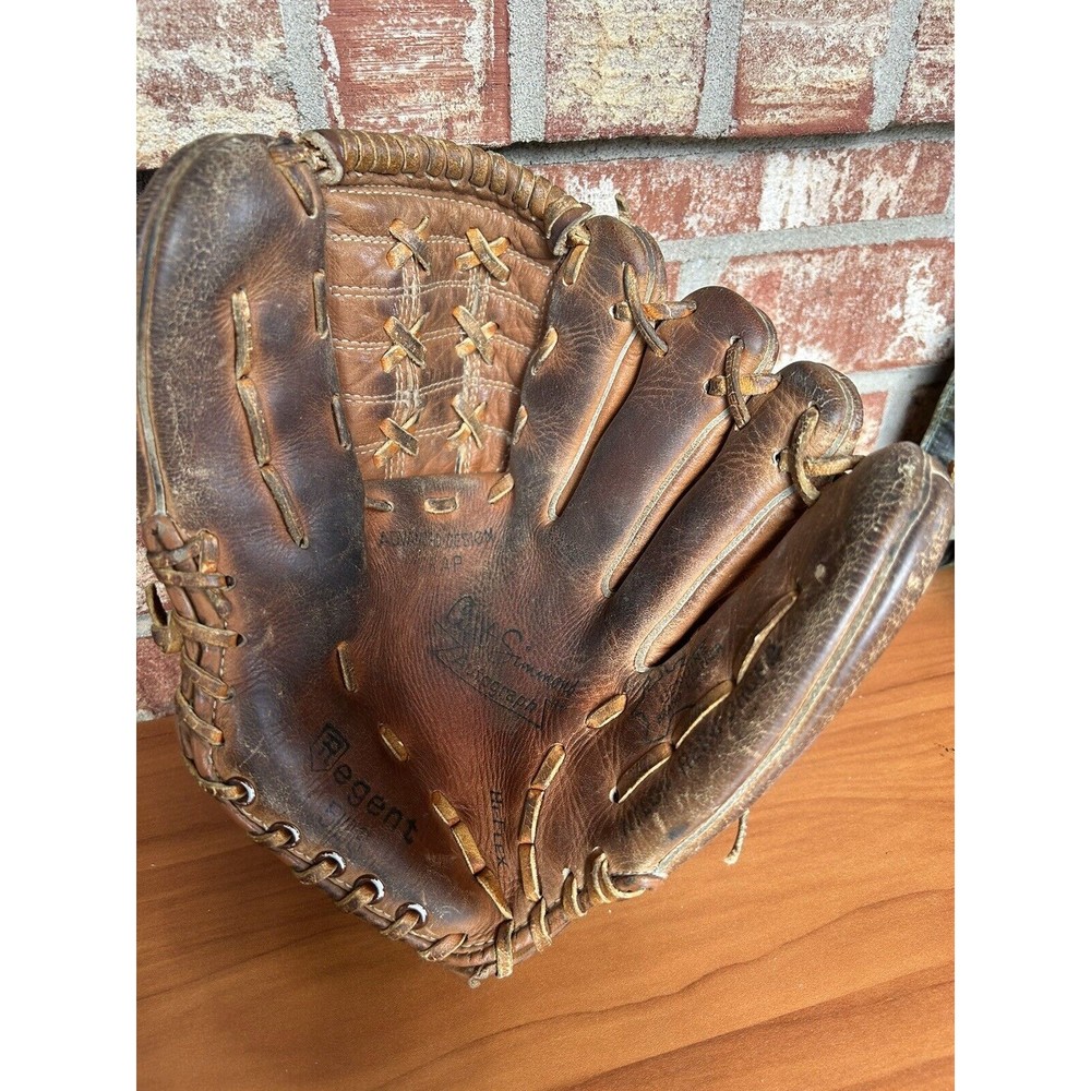 All-Star 1960s Curt Simmons Vintage Regent 5128 Baseball Glove Mitt RHT